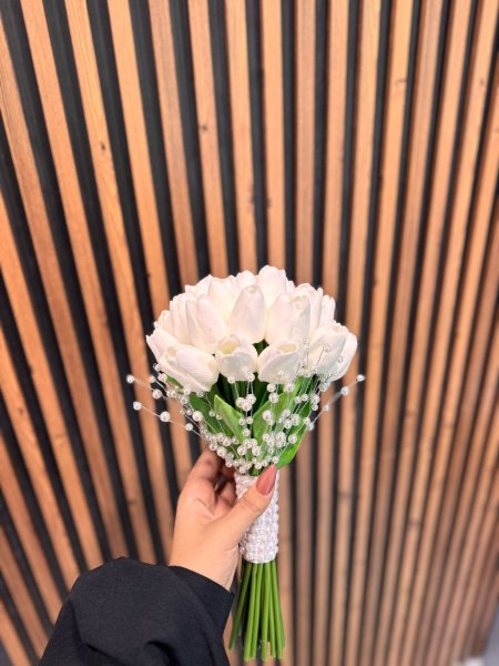 مسكة عروس توليب